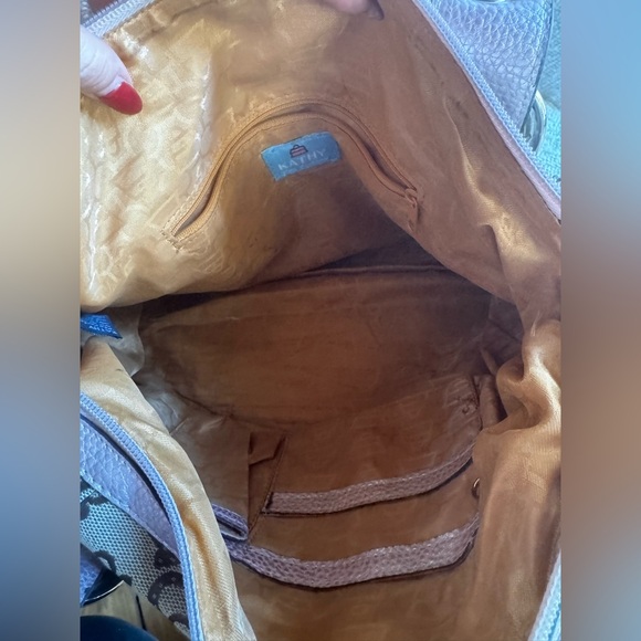 Kathy Van Zeeland purse with crowns and studs - Picture 5 of 5